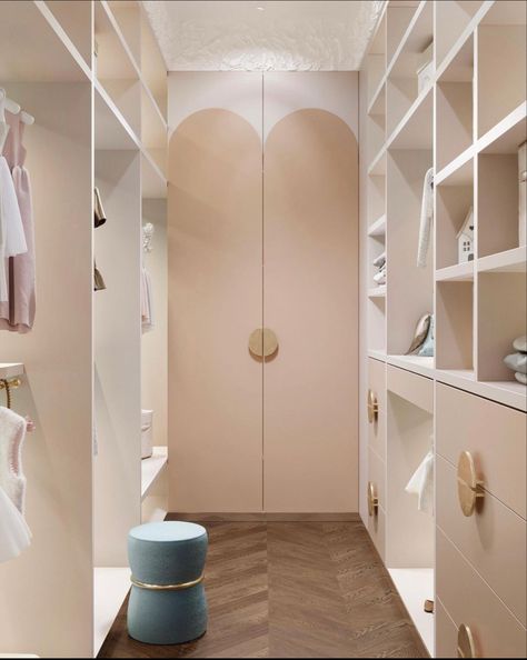 Kids Walk In Closet Ideas, Kids Walk In Closet, Small Teen Bedroom, Luxury Kids Bedroom, Grey Bedroom Decor, Dream Closet Design, Walk In Closet Design, Wardrobe Room, Closet Decor