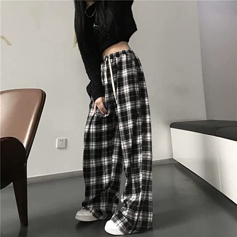 Y2K streetwear, women's casual baggy jeans, Grunge Pants Black And White Plaid Pants, White Plaid Pants, Plaid Pants Women, Korean Fashion Black, Hiphop Streetwear, Summer Pants Women, Sweatpants Style, Wide Leg Sweatpants, Checked Trousers