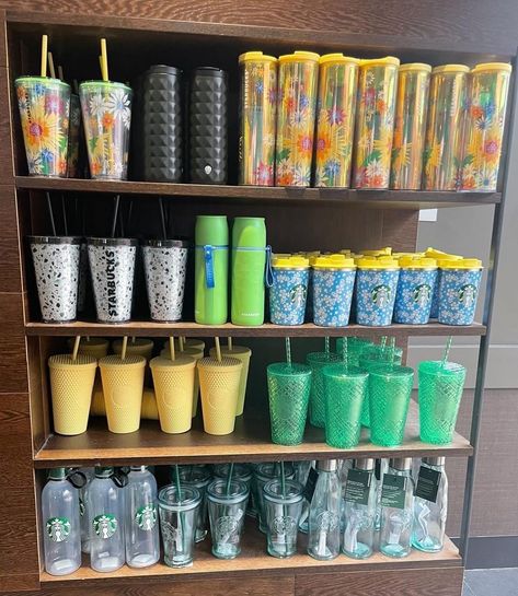 Starbucks Collector 🌟 on Instagram: “More pictures of this lovely European Spring Release 🌼🌷🌸🌹🌺 I love seeing these pics, they’re GORGEOUS! 😍😍😍 Turns out the yellow grande is…” Menu Cafeteria, Starbucks Malaysia, European Spring, Stanley Cups, Cute Water Bottles, Thermos Cup, Krispy Kreme, Starbucks Mugs, Starbucks Cup