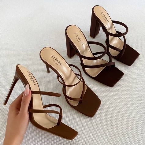 WWW.SIMMI.COM on Instagram: “chocolate obsessed 🍫 ​shoes: troy/alysia  ​shop: simmi.com ​#SIMMIGIRL” Elegant Shoes Heels, Classy Sandals, Fancy Heels, Block Heel Mules, Trendy Heels, Pretty Sandals, Fashion Shoes Heels, Cute Shoes Heels, Shoes Heels Classy