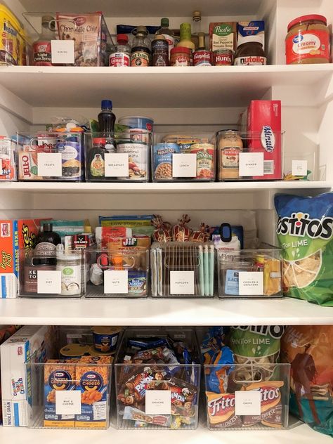 Chip Organization Pantry, Food Pantry Organization, Snack Pantry, Pantry On A Budget, Panty Organization, Deep Pantry Organization, Deep Pantry, Kitchen Pantry Organization, Pantry Inspiration