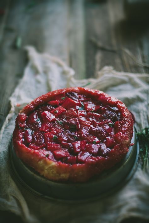 Strawberry Rhubarb Tart, Tarte Tartin, Rhubarb Tart, Rhubarb Recipes, Sweet Pie, Strawberry Rhubarb, Ray Of Sunshine, Sweet Tarts, Eat Dessert