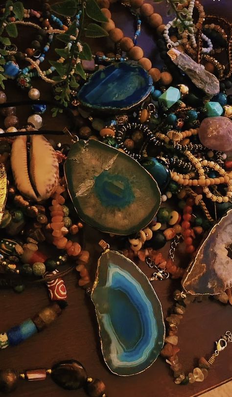 African Spirituality Aesthetic, Spiritual Jewelry Aesthetic, Earthy Asethic, Earthy Wallpapers, Dope Jewelry Accessories, Earthy Aesthetic, Earthy Style, Earthy Jewelry, Earthy Outfits