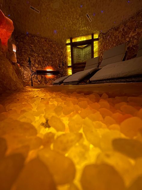 Salt-Room-3 Salt Sauna, Salt Room Therapy, Types Of Salt, Salt Cave Spa, Himalayan Salt Room, Chakra Bowl, Salt Rock, Salt Cave, Salt Room