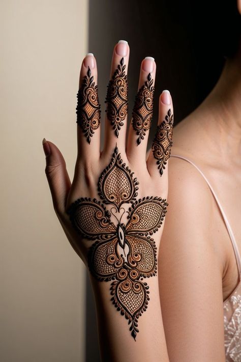 Traditional Henna, Basic Mehndi, Mehndi Designs Bridal Hands, Mehndi Design Pictures, Very Simple Mehndi Designs, Simple Mehndi Designs Fingers, Pretty Henna Designs, Henna Tattoo Designs Simple, Mehndi Designs Front Hand