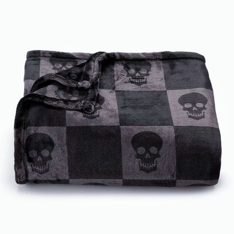 Huge (5' X 6') Skull Halloween Throw Blanket, 50" X 60" Fleece Skull Blanket | Mercari Skull Blanket, Holiday Blankets, Black Blanket, Plush Throw Blanket, Halloween Blanket, Goth Home Decor, Oversized Blanket, Cat Blanket, The Big One