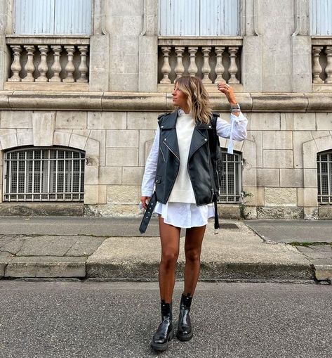 Sarah Tey on Instagram: "🤍🍂 chemise, pull & simili, j’adore le combo ! Vous aimez ? #fall #falloutfit #look #ootdfashion #ootdshare #ootdmagazine #ootdstyle #outfit" Saturday Night Outfit, Nyc Fits, 2024 Outfits, Autumn Fits, Early Fall Outfit, White Outfit, White Outfits, Saturday Night, Night Outfits