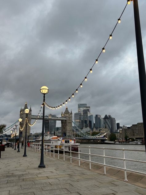 Gloomy london cloudy tower bridge lights Gloomy London Aesthetic, Gloomy London, Cloudy Day Aesthetic, Gloomy Vibes, Gloomy City, Cloudy City, Weather Wallpaper, Ladybug Pv, London Weather