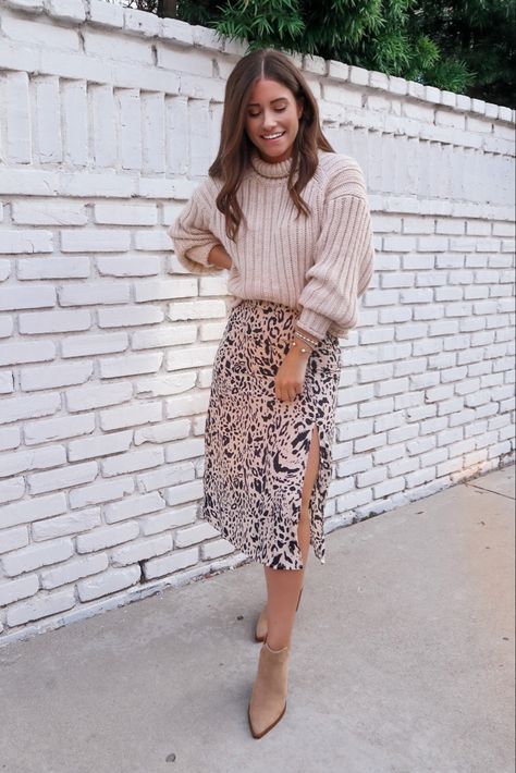 Midi Skirt Outfit Sweater, Winter Looks Skirt, Midi Skirt Outfit Winter Casual, Dress With Sweater Over It Winter, Ribbed Skirt And Sweater Outfit, Winter Skirt 2023, Cute Fall Dressy Outfits, Dressy Teacher Outfits Winter, Womens Midi Skirt Outfit