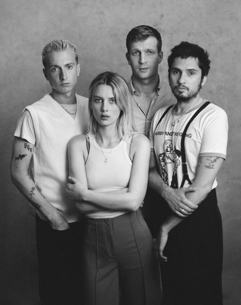 Wolf Alice Band, Alice Photoshoot, Band Website, Band Photoshoot, Wolf Alice, Band Photography, Slim Aarons, Concert Photography, Music Aesthetic