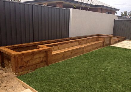 Easy Garden Beds, Garden Bed Layout, Diy Garden Bed, Back Garden Design, Diy Raised Garden, Outdoor Gardens Design, Backyard Garden Design, Wooden Planters, Leaving Facebook