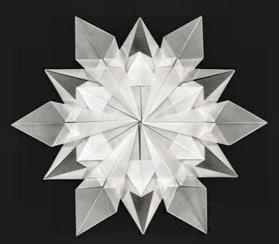 Origami Maniacs: Origami Snowflake by Dennis Walker Snowflake Origami, Origami Snowflake, Origami Stella, Window Stars, Origami Christmas Ornament, Diy Christmas Snowflakes, Origami Star Box, Tutorial Origami, Snowflake Template