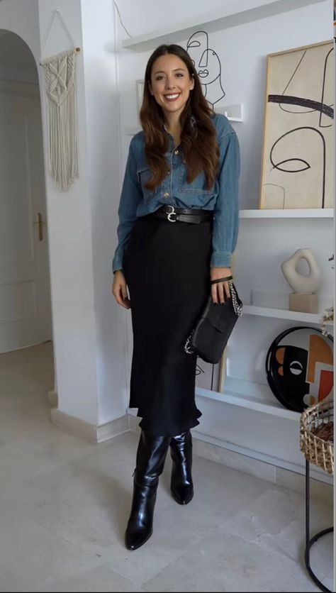 Black Skirt Denim Shirt, Business Casual Chic Outfits For Women, Winter Black Maxi Skirt Outfit, Fall Outfits Black Skirt, Boots With Pants Outfit, Feminine Autumn Outfits, Outfit For Ballet Show, Black Long Skirt Outfit Winter, Dressy Winter Outfits Night