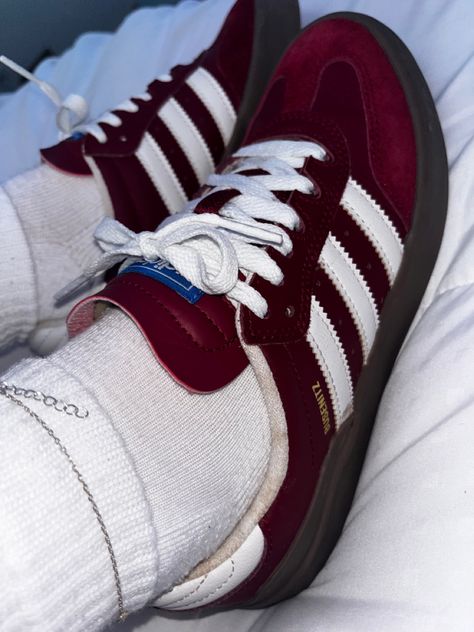 Harry Styles Samba Shoes, Harry Styles Adidas Shoes, Harry Styles Adidas Gazelle, Harry Styles Gazelle, Adidas Busenitz Outfit, Gucci Samba, Maroon Sambas, Harry Styles Adidas, Adidas Gazelle Aesthetic