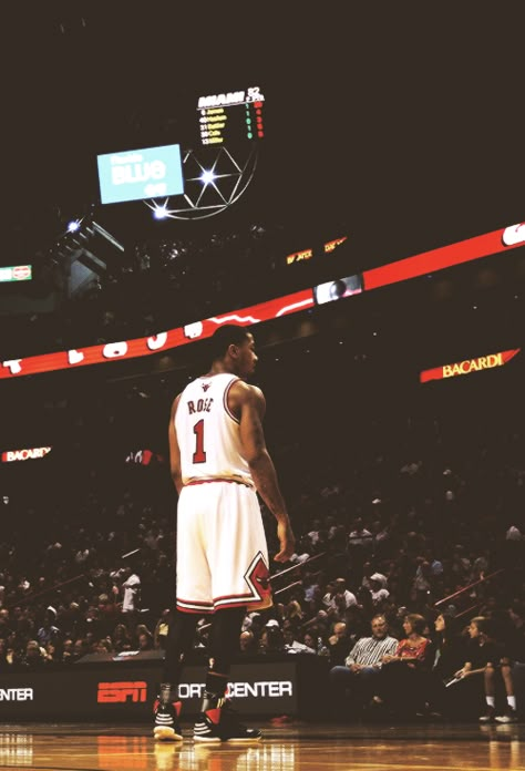 D Rose Wallpaper Nba, Derrick Rose Wallpapers, Rose Bulls, Rose Nba, Michael Jordan Pictures, Nba Basketball Art, Basketball Photography, Nba Wallpapers, Derrick Rose