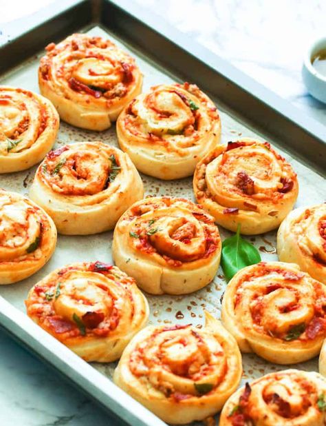 Pizza Rolls - Immaculate Bites Tropisk Fest, Superbowl Food Appetizers, Homemade Pizza Rolls, Pizza Roll Recipe, Easy Homemade Pizza, Pizza Sauce Homemade, Vegetarian Pizza, Homemade Pizza Dough, Homemade Dough