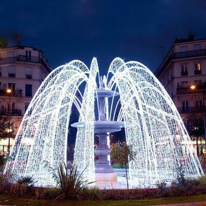 Christmas Fountain, Sculpture Fountain, Fountain Lights, Christmas Light Show, City Decor, Light Festival, Colored Led Lights, Outdoor Fountain, Icicle Lights