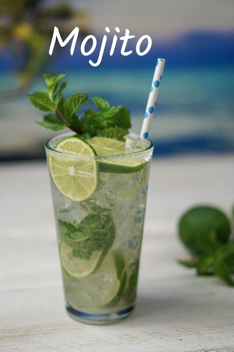 Mojito Drinks With Club Soda, Club Soda Drinks, Whisky Cocktail Recipes, Mojito Ingredients, Bourbon Cocktail Recipe, Classic Mojito, Girly Drinks, Cocktail Recipes Whiskey, Virgin Mojito