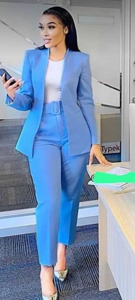 Classy Trousers, Stylish Business Outfits, Cute Professional Outfits, Work Outfits Women Office, 2piece Outfits, Chic Dress Classy, Blazer Outfits For Women, Cute Work Outfits, Professional Outfits Women