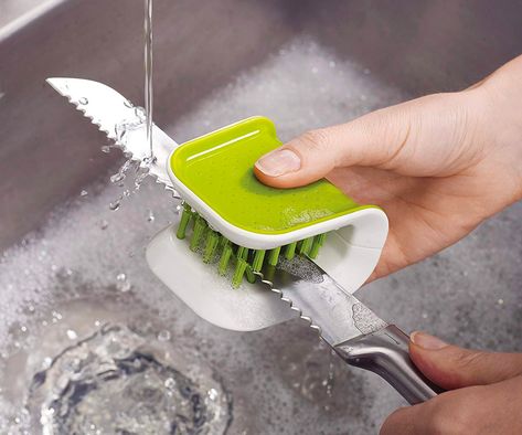 Bathroom Storage Solutions, Food Chopper, Joseph Joseph, Kitchen Hacks, Meals For One, Cleaning Tools, Cool Gadgets, Brush Cleaner, Kitchen Tools