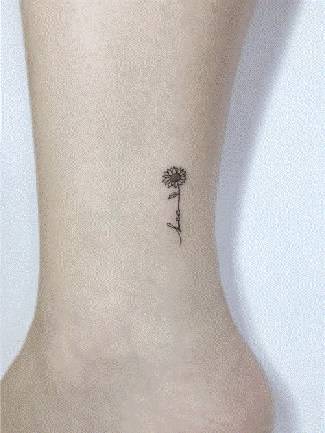 135 Sunflower Tattoo Ideas - [Best Rated Designs in 2020] - Next Luxury Sunflower Tattoo Thigh, Sunflower Tattoo Simple, Sunflower Tattoo Sleeve, Sunflower Tattoo Shoulder, Tattoo Placements, Small Shoulder Tattoos, Tattoo Trend, Shape Tattoo, Strength Tattoo