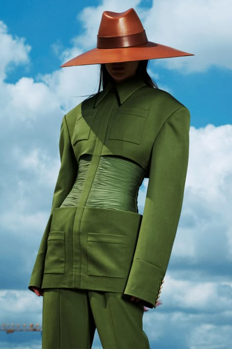 Green Fashion Runway, Green Fashion Aesthetic, Green Aesthetic Fashion, Green Fashion Editorial, Fashion Shoot Ideas, Editorial Outfits, Summer Fashion Editorial, Green Runway, All Green Outfit