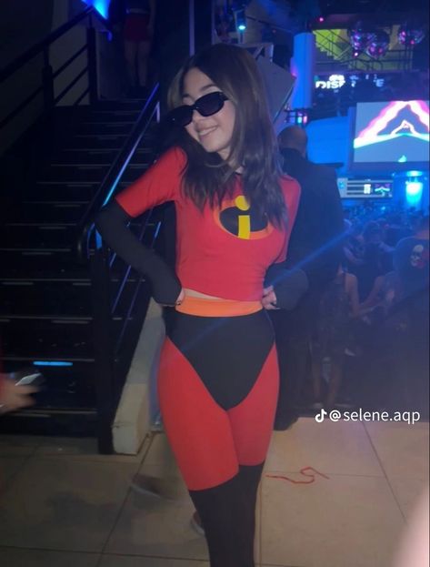 Halloween Costumes Elastigirl, Halloween Costumes Causal, Elastagirl Costumes, Mr Incredible And Elastigirl Costume, Ali G Costume, Halloween Costumes Incredibles, Black Boots Costume, Mr And Mrs Incredible Costume, L Halloween Costumes