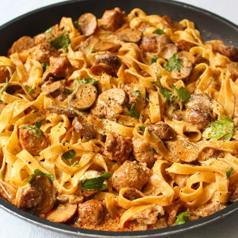 B2A9695A-429B-4081-AA56-C92FFD4957AA Pasta Pappardelle, Easy Healthy Lunch Recipes, Cajun Pasta, Meat Steak, Tender Meat, Slow Cooker Recipes Healthy, Food Pasta, Creamy Pasta, Rigatoni