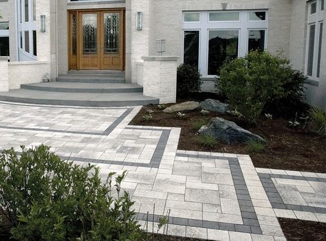 Umbriano Winter Marvel and Midnight Sky | Unilock North America | Flickr House Entrance Steps, Entrance Steps, Front Entrance Decor, Modern Driveway, Front Door Steps, Porch Landscaping, Patio Pavers Design, Driveway Design, Steps Design