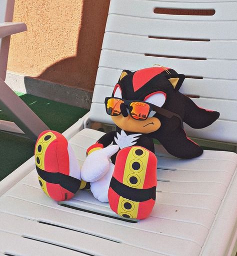 Shadow Plushie Pfp, Sonic Plushie Pfp, Sonic Plush Pfp, Shadow Icons Pfp, Shadow The Hedgehog Cute, Shadow The Hedgehog Plush, Pfp Shadow, Sonic Plushies, Shadow The Hedgehog Icon