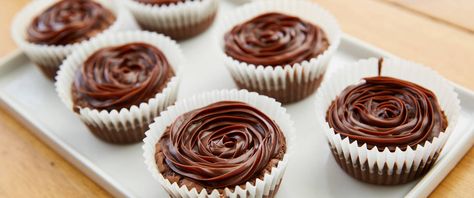 Enjoy these brownie cupcakes made using Betty Crocker® fudge brownie mix – a delicious dessert treat. Easy Brownie, Cupcake Paper, Brownie Cups, Large Cupcake, Brownie Cupcakes, Apple Strudel, Fudge Brownie, Roll Recipes, Cupcakes Recipe