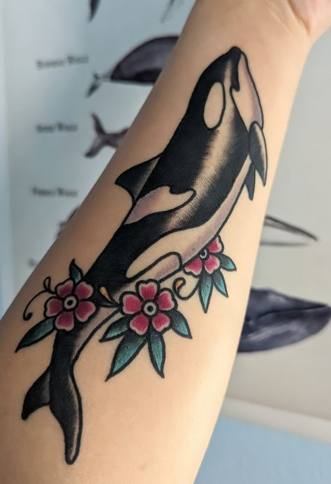 Sea Elbow Tattoo, American Traditional Orca Tattoo, American Traditional Whale Tattoo, Orca Tattoo With Flowers, Whale Tattoo Traditional, Traditional Orca Tattoo, Traditional Sea Tattoo, Orca Whale Tattoo, Killer Whale Tattoo