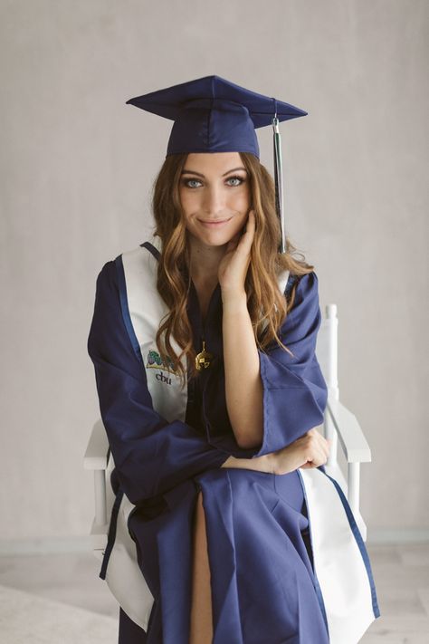 Graduate Pictures, Best Friend Graduation, Graduation Pose, Cap And Gown Photos, Cap And Gown Pictures, Graduation Session, Nursing Graduation Pictures, College Graduation Pictures Poses, Grad Photography