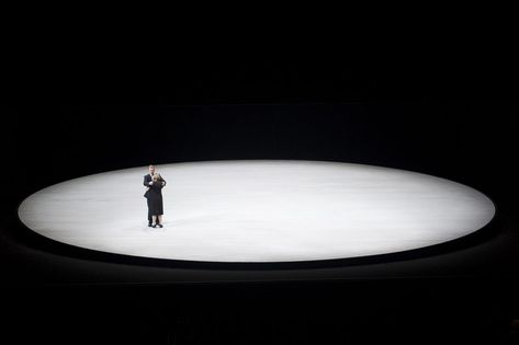 Katrin Lea Tag, Bluebeard's Castle | Staging Barrie Kosky | Photo © Monika Rittershaus Stage Lighting Design, Stage Art, Theatre Inspiration, Theatre Lighting, Anish Kapoor, Set Design Theatre, Stage Set Design, Interactive Installation, Theatre Design