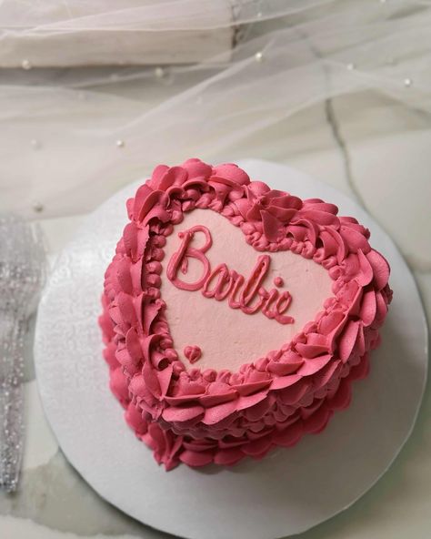 🩷🤍Come on Barbie, Let's Party!! 🩷🤍 ✨ Barbie Bridal Party Weekend Vibes! ✨ 💖 Our latest creation is a gluten-free dream! This heart-shaped beauty stole the show at an unforgettable Barbie bachelorette weekend! 🎀🌸 Perfect for a fabulous bride-to-be and her stylish crew! 💍👯‍♀️ Swipe to see every sweet detail, from the luscious vanilla cake layers to the delicate decorations. This cake is just as fun as it is delicious! 😋💖 🌸 Gluten-Free Goodness 🌸 Whether you're celebrating a special event or... Barbie Bachelorette, Barbie Bridal, Cake Layers, Bachelorette Weekend, Weekend Vibes, Layer Cake, Special Event, Vanilla Cake, Special Events