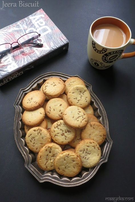 bakery style cumin cookies biscuit Salt Biscuits, Tea And Biscuits, Tea Biscuits, Eggless Recipes, Eggless Baking, Sweet Cookies, Biscuit Cookies, Biscuit Recipe, Buttermilk