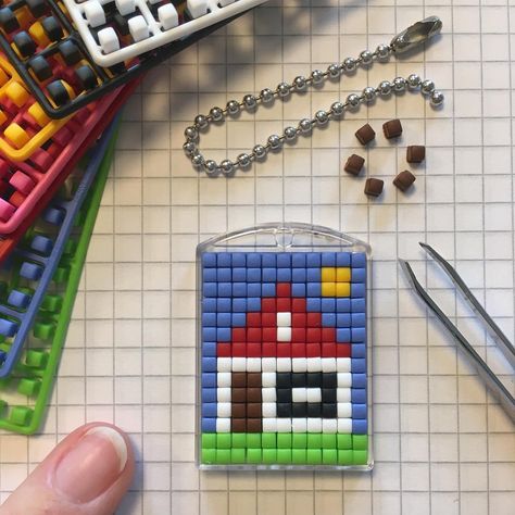 Diamond Keychain, Textile Craft, Diy Tiny House, Beads Patterns, Pony Bead Patterns, Beads Designs, Hama Beads Patterns, Paper Patterns, Textile Crafts