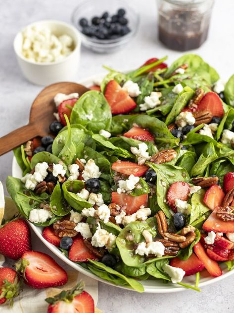 Spinach Salad with Berries, Pecans & Raspberry Vinaigrette Salad With Berries, Salad With Raspberry Vinaigrette, Thai Crunch Salad, Raspberry Vinaigrette Salad, Baby Spinach Salads, Raspberry Salad, Lunch Bowls, Fresh Corn Salad, Once Upon A Chef