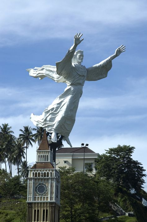 A 30 meters (98.5 feet) height Statue "Kristus kase Berkat" (Christ Blessing Indonesia) situated in Manado City ~.~ Manado City, North Sulawesi, Tower City, Visit China, Animal Safari, China Town, Monkey Art, Adventure Tours, Travel Tours