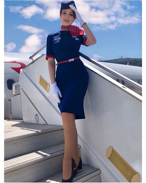 Hashtag #flightattendant en Instagram • Fotos y videos Hostess Uniform, Flight Attendant Costume, Air Hostess Uniform, Airline Attendant, Female Pilots, Flight Girls, Airline Uniforms, Flight Attendant Fashion, Flight Attendant Uniform