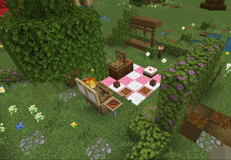 Minecraft Cute Outdoor Decor, Picnic Area Minecraft, Minecraft Tulip Field, Cherry Decor Minecraft, Cute Minecraft Picnic, Cherry Garden Minecraft, Garden Decor Minecraft, Birthday Builds In Minecraft, Birthday Minecraft Builds