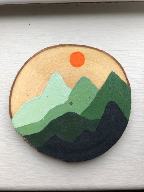 Wooden Coaster Ideas Paint, Wood Paintings Ideas, Drawings On Wood, Wood Coaster Painting, Wood Coasters Painted, Wood Coaster Ideas Paint, Painted Magnets Ideas, Wood Circle Art, Tree Cookies Wood Slices Art