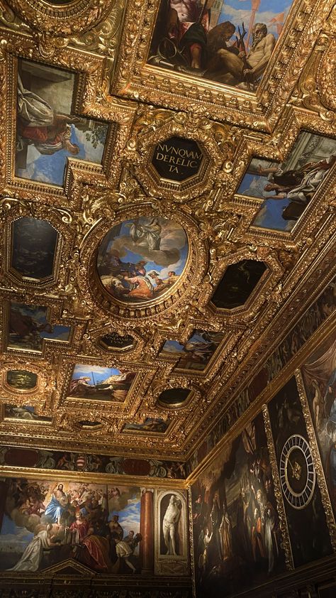 Venice palace doges palace at marks square Venezia Italy trip baroque renaissance Italian aesthetic 🇮🇹 Gold Palace Aesthetic, Italian Royalty Aesthetic, Baroque Architecture Aesthetic, Rokoko Aesthetic, Venetian Aesthetic, Baroque Aesthetic Fashion, Baroque And Rococo Architecture, 1600s Aesthetic, Opulence Aesthetic