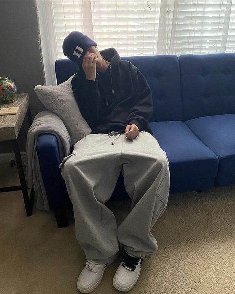 Skater Outfits Boys, Baggy Outfits Men, Baggy Sweatpants Outfit, Skater Style Men, Gray Sweatpants Outfit, Skater Men, Outfits Sweatpants, Skater Outfit, Drip Fits