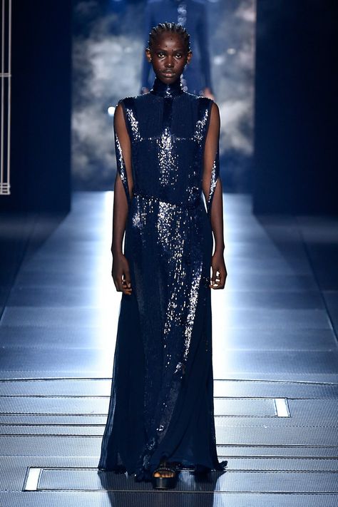 Fendi Spring 2022 Couture Fashion Show Collection: See the complete Fendi Spring 2022 Couture collection. Look 24 Dark Blue Long Dress, Velvet Gowns, Fendi Spring 2022, Fendi 2022 Spring Summer, Fendi Runway 2022, Blue Long Dress, Tony Ward Haute Couture Fall/winter 2022/23, Schiaparelli Spring 2022 Couture, 2022 Couture