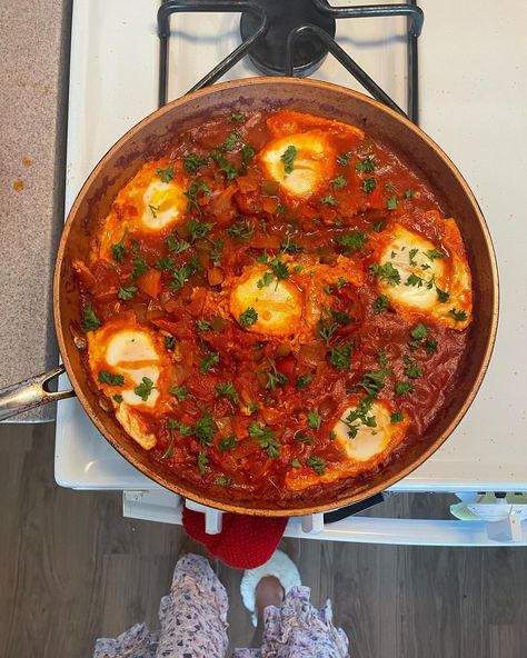 Kaitlyn on Instagram: “Shakshouka Brunch 9/5/22 recipe via @downshiftology” College Dorm Food, One Pan Recipe, Shakshuka Recipe, Dorm Food, Shakshuka Recipes, Recipe Aesthetic, Pan Recipe, One Pan Meals, One Pan