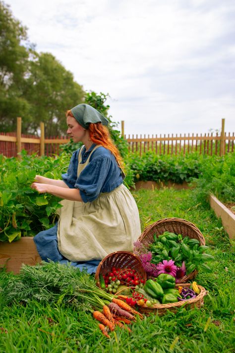 Ukrainian Ikra Recipe: Zucchini Harvest in the Iowa Countryside Vegetable Garden Photoshoot, Living In Countryside, Women Gardening Aesthetic, Woman Gardening Aesthetic, Gardening Outfits, Farm Aesthetic Vegetables, Fantasy Cottagecore, Hot Water Bath Canning, Garden Outfit