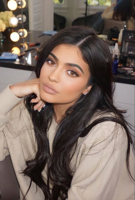 Maquillaje Kylie Jenner, Moda Kylie Jenner, Maquillage Kylie Jenner, Looks Kylie Jenner, Trajes Kylie Jenner, Estilo Kylie Jenner, Jenner Makeup, Kylie Lips, Kylie Lip Kit