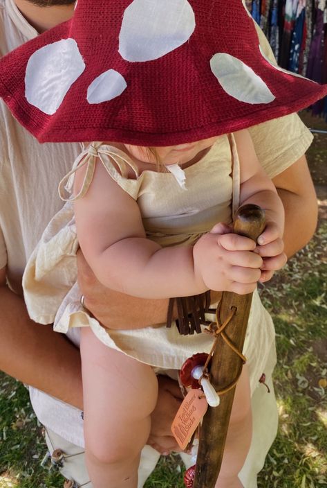 Renaissance Faire outfit idea mushroom Renfair Outfit Ideas, Ren Faire Stroller, Fairy And Mushroom Costume, Pregnant Ren Faire Costume, Baby Ren Faire Costume, Baby Mushroom Costume, One Year Old Halloween Costume, Mushroom Photoshoot, Baby Fairy Costume