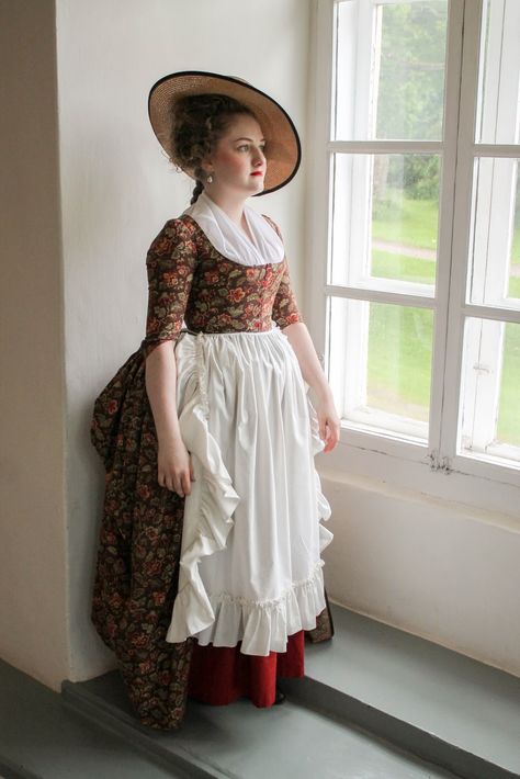 Historical Maid Dress, 18th Century Commoner, 18th Century Italian Gown, 18th Century Patterns, 18th Century Dress Pattern, Louise Aesthetic, Colonial Clothing, Historical Sewing Patterns, Colonial Dress